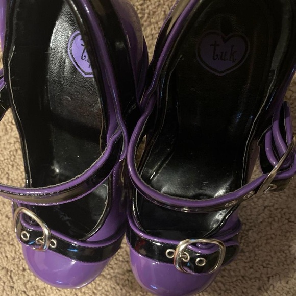 T.U.K Vintage purple and black mary jane heels - Picture 4 of 4